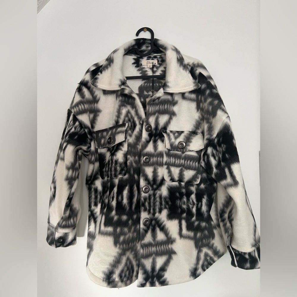 Elan Aztec Print Brushed Shacket size XS